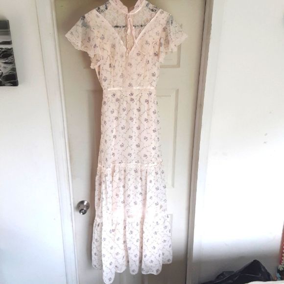 Vintage 1970's Cream and purple Floral Print Maxi Dress, High Neck Lace Floral - Picture 4 of 12